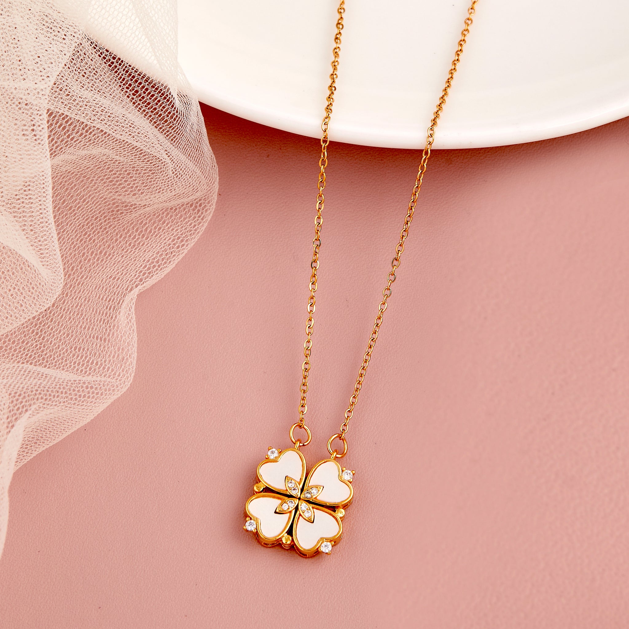 Pearl Cover Open Heart Necklace