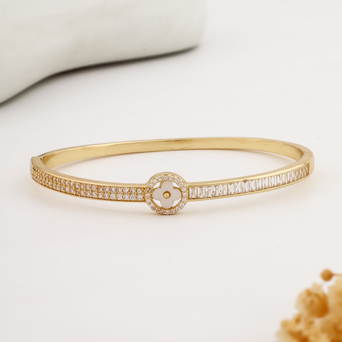 Emerald Aura Bracelet  (Yellow Gold)