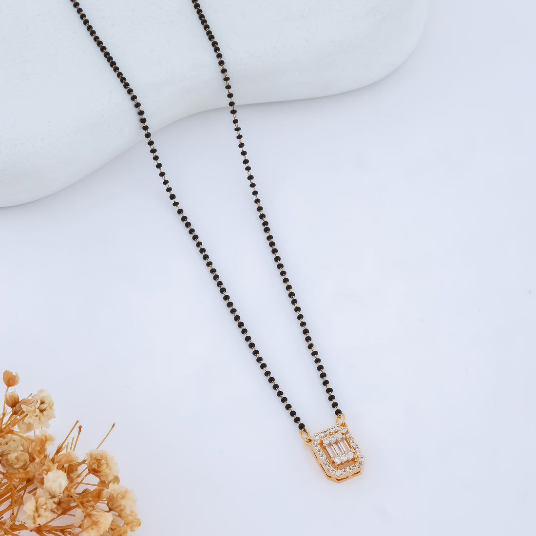 Kritika Aura Mangalsutra