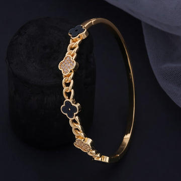 Eternal Clover Bracelet (Gold)