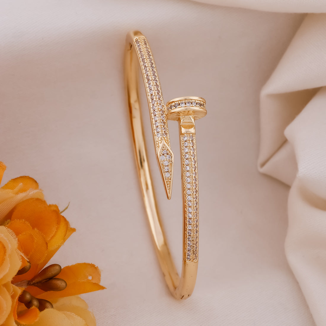 Golden Aura Bracelet (Gold)