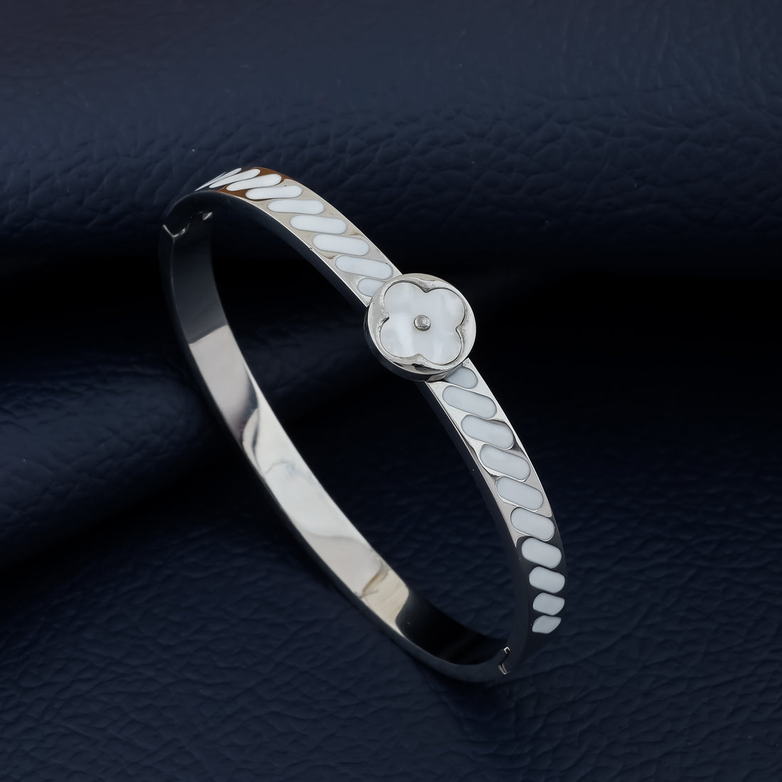 Frostella Bracelet (White Gold)
