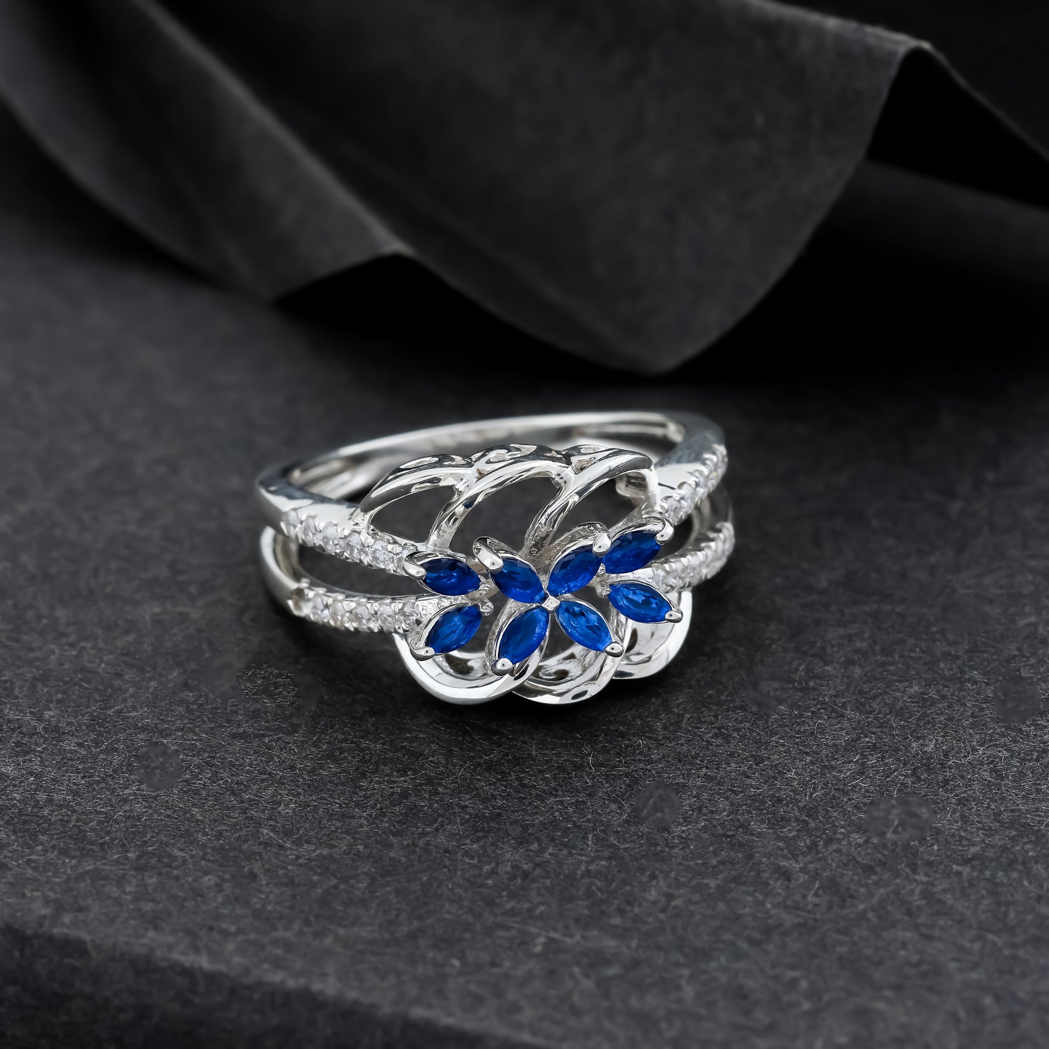 Saphiora Rings