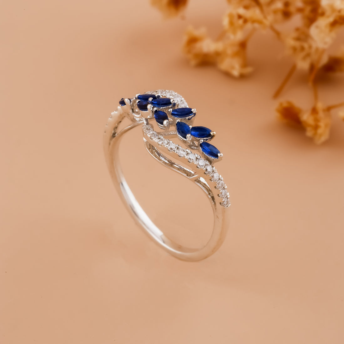 Saphira Crest Rings