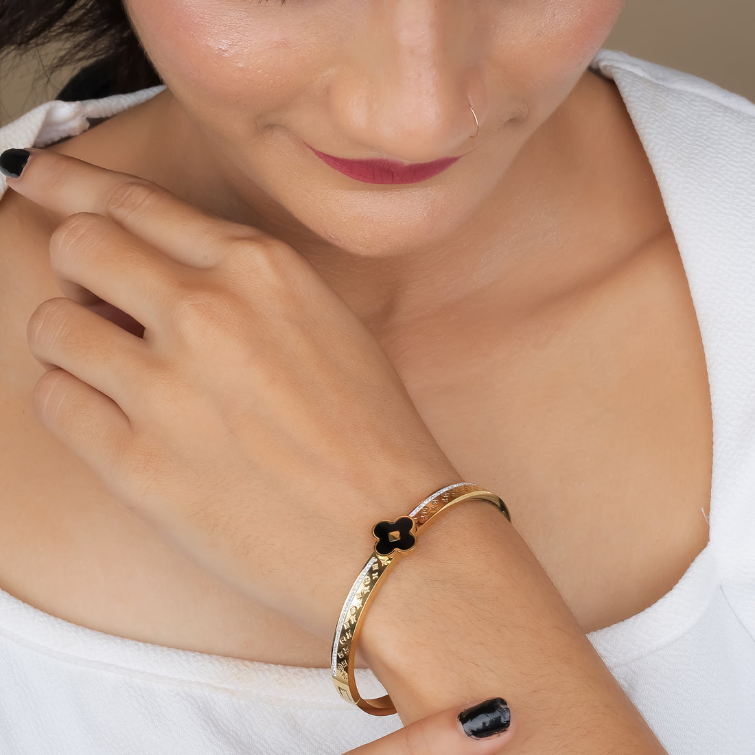 Black Aura Bangle (Gold)