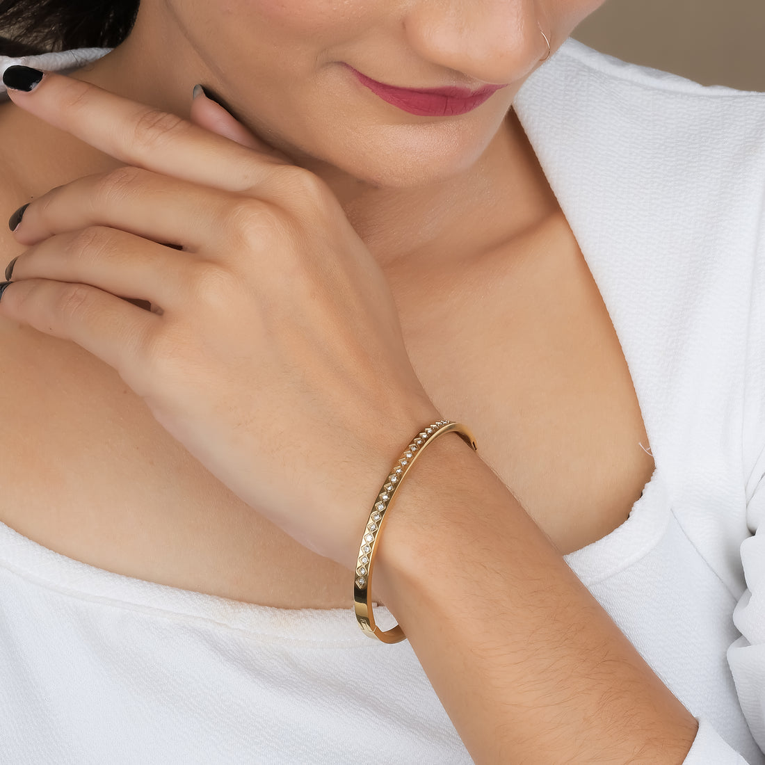 Eternity Sparkle Bangle (Gold)