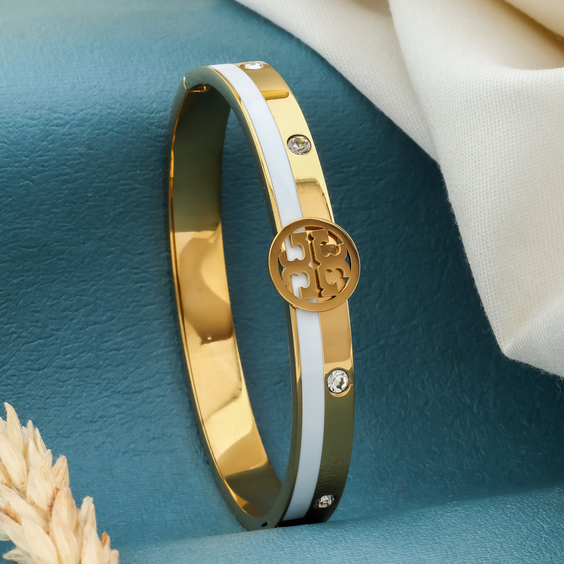 Signature Crest Bracelet (Gold )