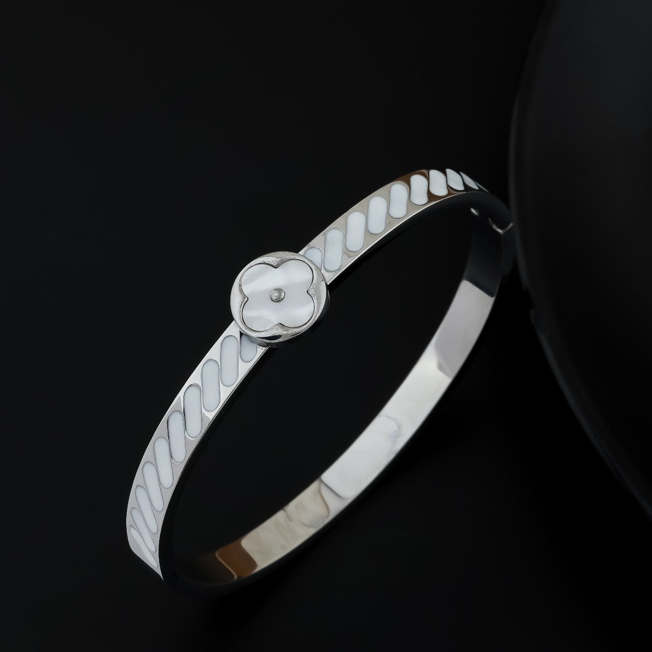 Frostella Bracelet (White Gold)